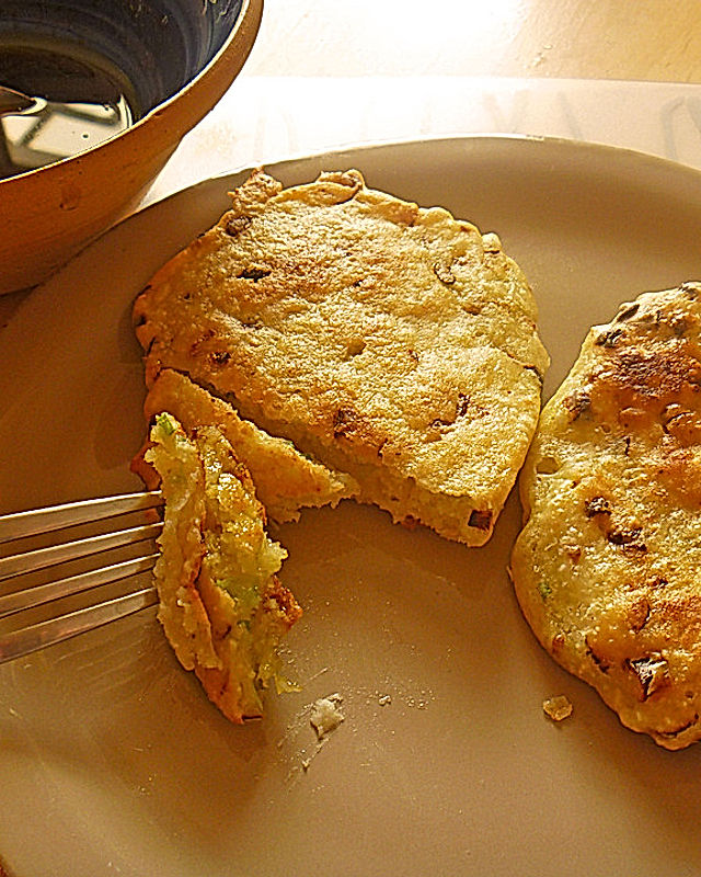 Herzhafte Lauchzwiebel-Pancakes mit Reismehl