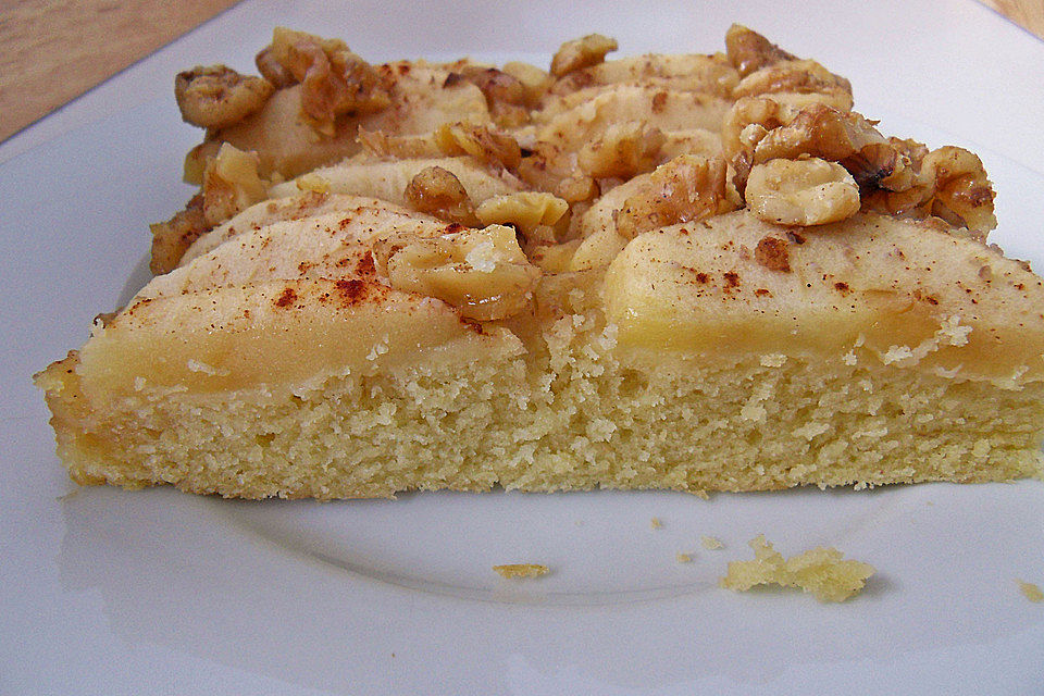 Apfel-Walnuss-Kuchen mit Ahornsirup