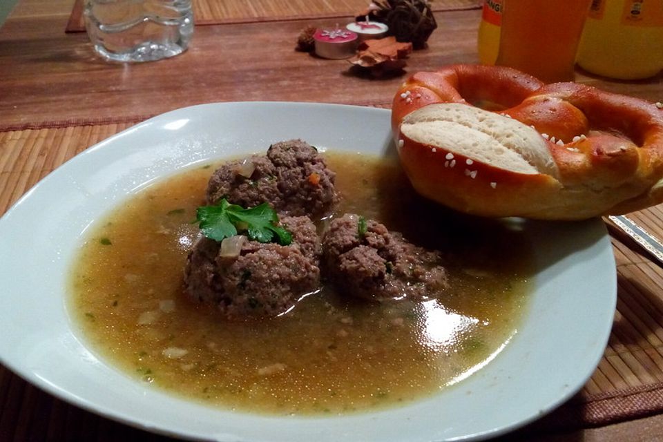 Leberknödelsuppe