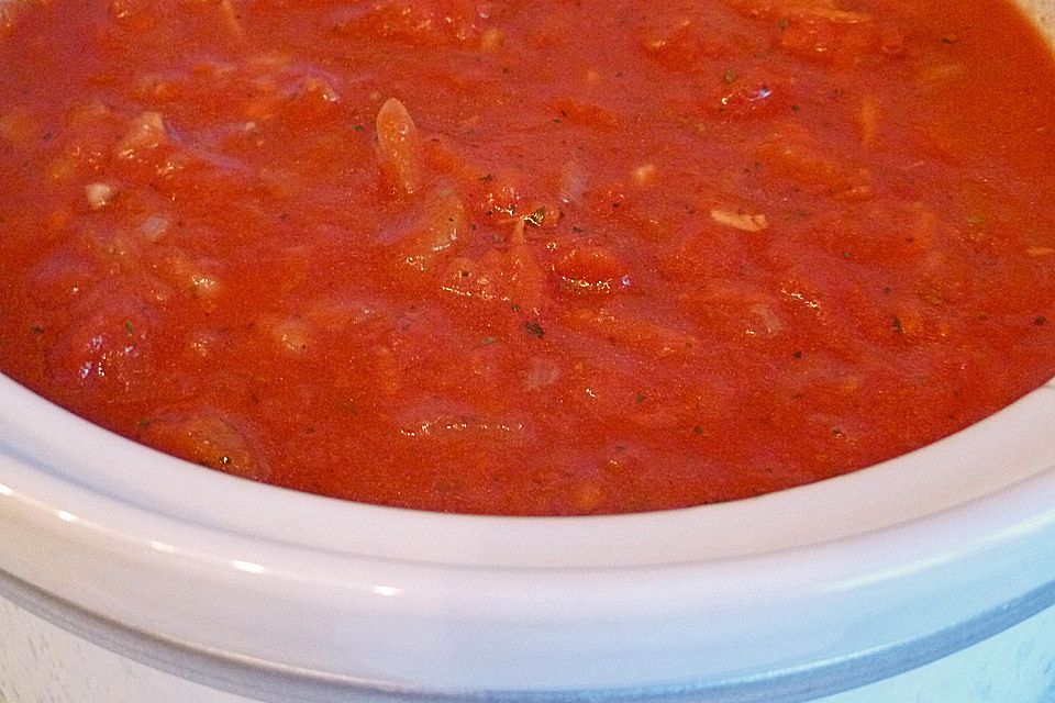 Würzige Tomatensauce mit Gemüse