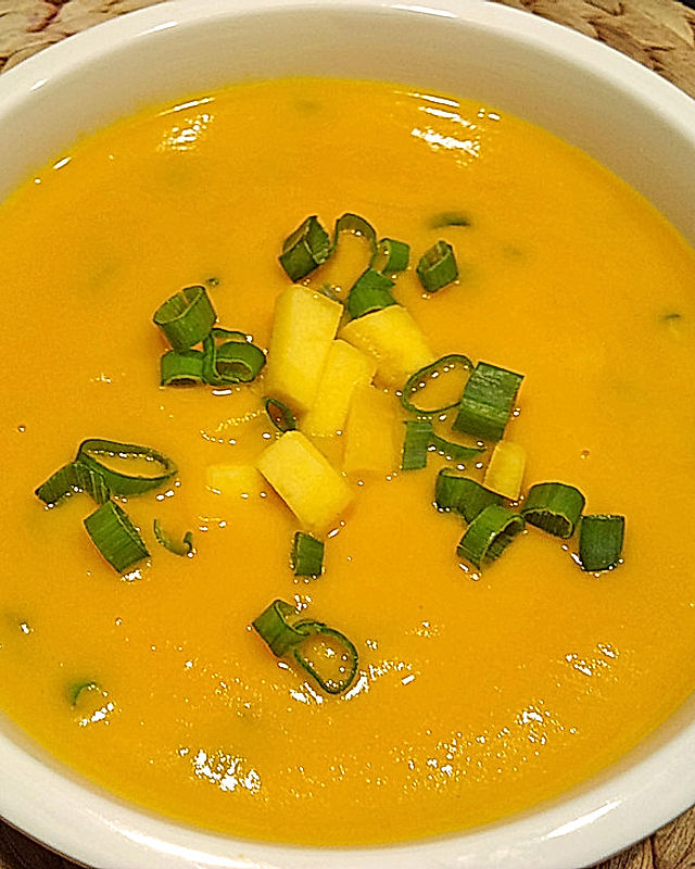 Möhren-Chili-Mango-Kokos-Suppe