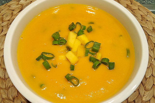 Möhren-Chili-Mango-Kokos-Suppe von Lulleische| Chefkoch