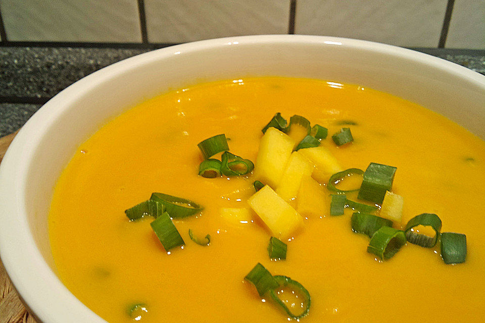 Möhren-Chili-Mango-Kokos-Suppe