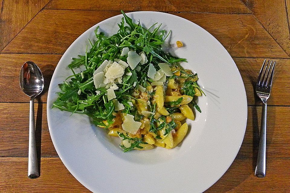 Schupfnudeln mit Kürbis, Gorgonzola und Rucola