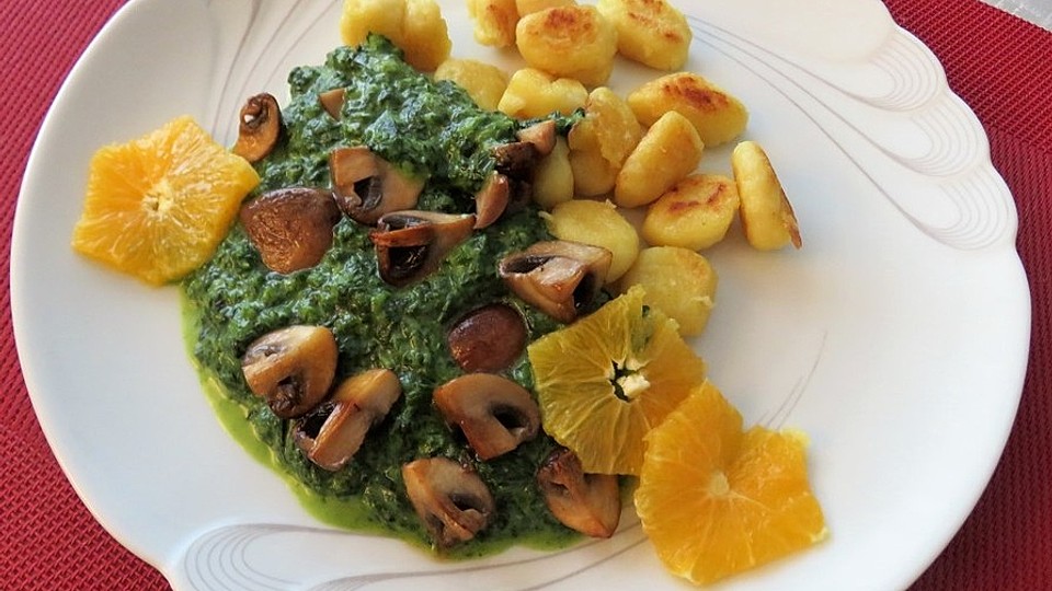 Gnocchi-mit-Spinat-Orangen-Sauce