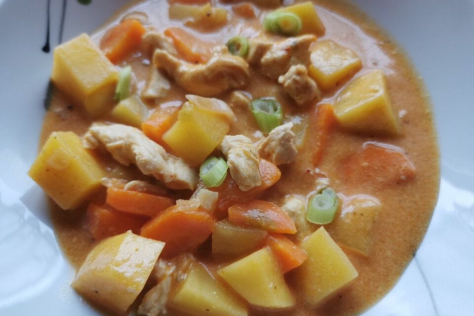 Curry-Eintopf mit Karotten und Kartoffeln