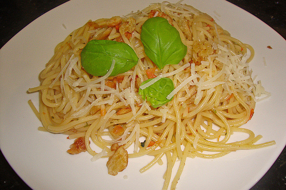 Spaghetti mit Kräuter-Tomaten-Sauce