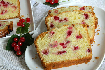 Zitronen-Johannisbeerkuchen