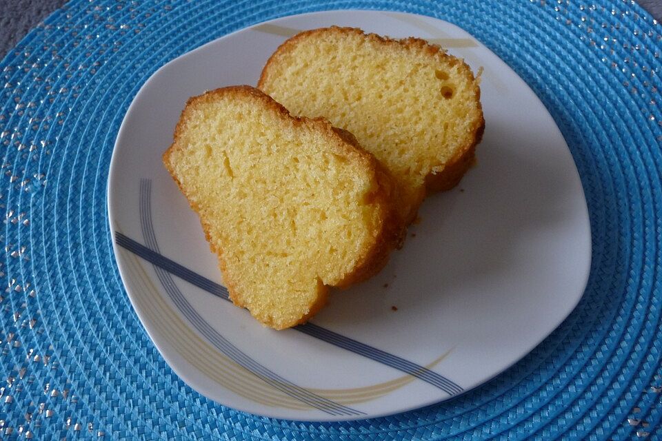 Mausis schneller, saftiger Eierlikörkuchen