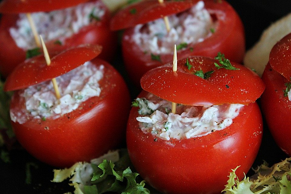 Erfrischend gefüllte Tomaten