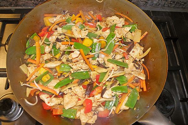 Asiatische Gemüsepfanne mit Huhn und Mango von markoe3 | Chefkoch