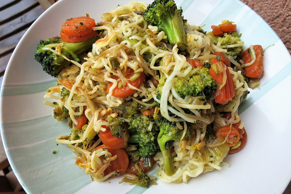 Vegetarisches Chow Mein