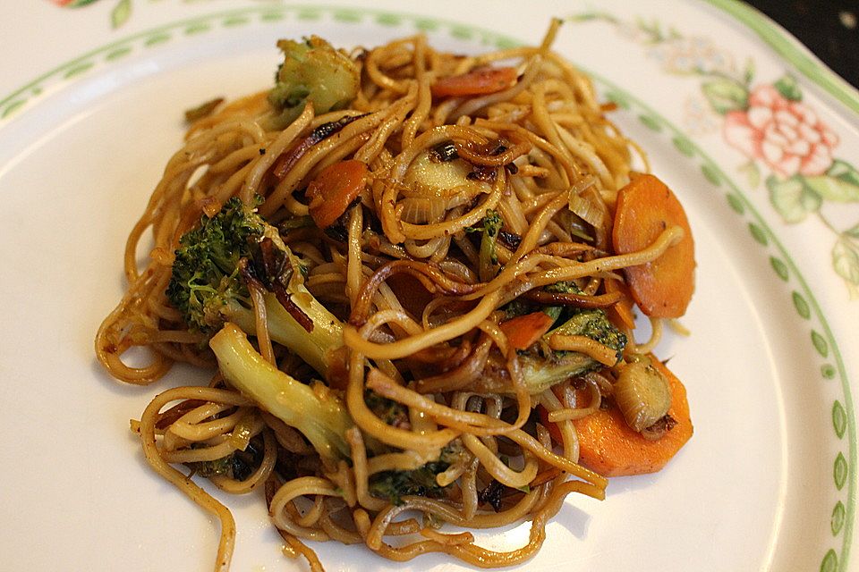 Vegetarisches Chow Mein