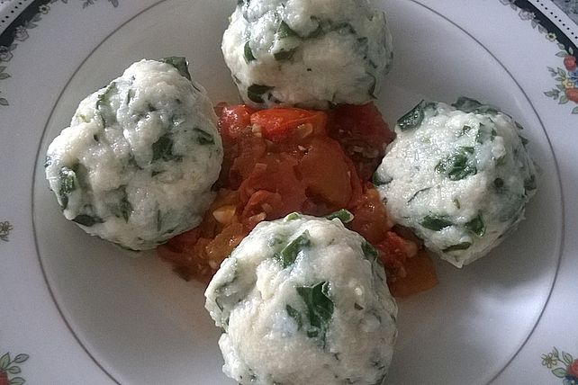 Spinat-Käseknödel mit Salbeischmelze von ftflomi| Chefkoch