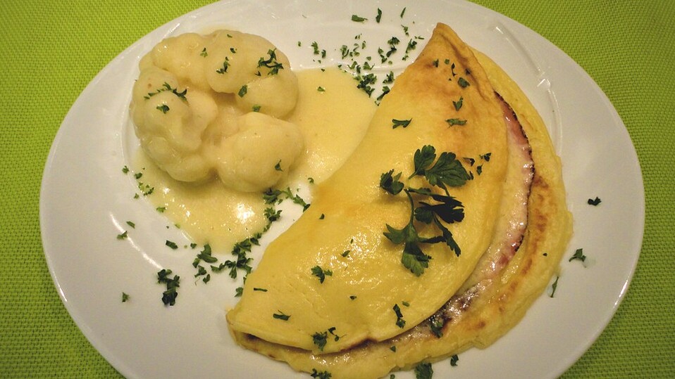 Schinken-Käsepfannkuchen mit Zitronensoße und Blumenkohl von malimaster91