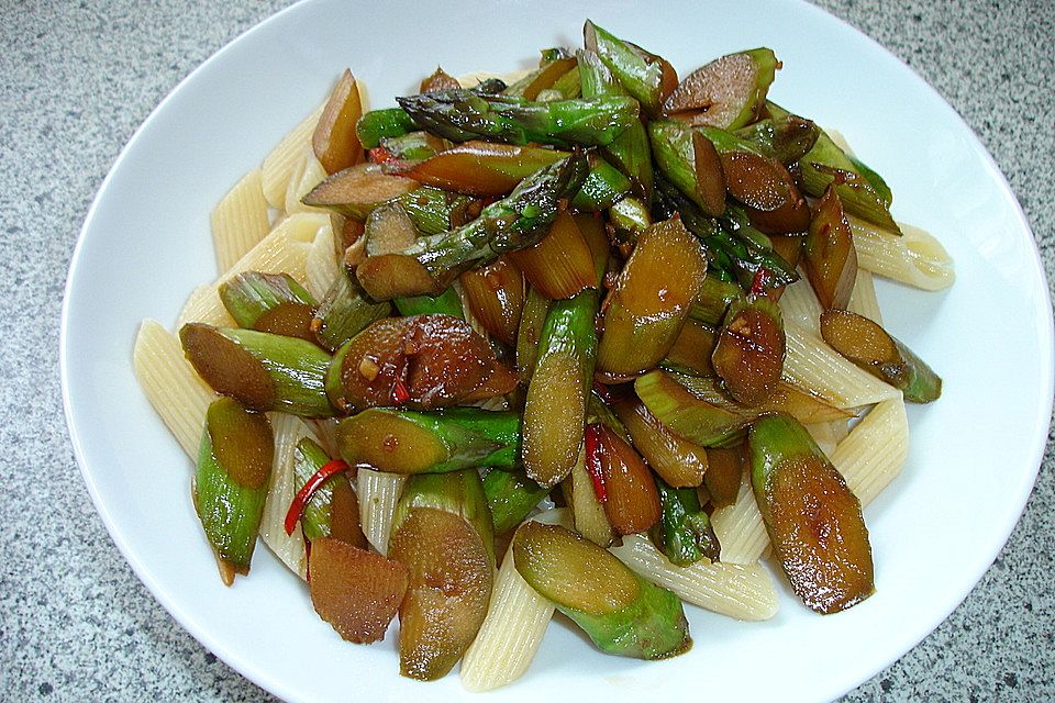 Grüner Spargel mit Pasta