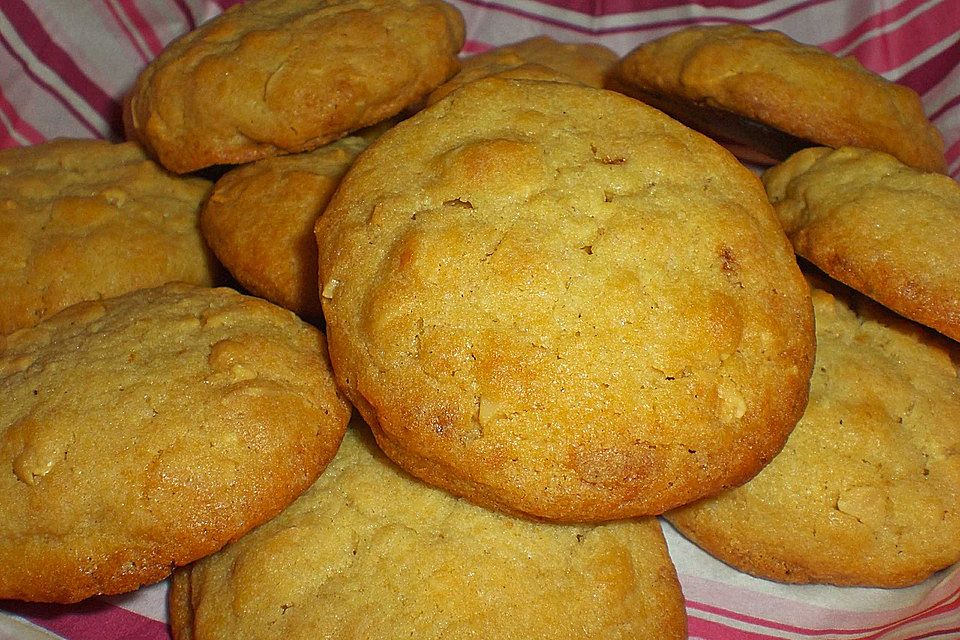 Cookies mit gesalzenen Erdnüssen