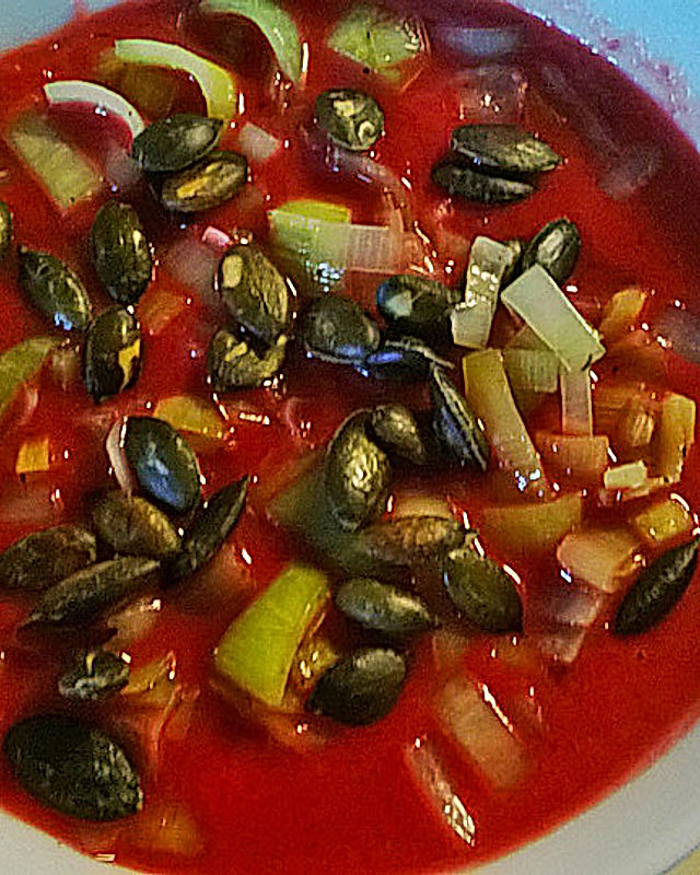 Rote Bete-Sellerie-Suppe