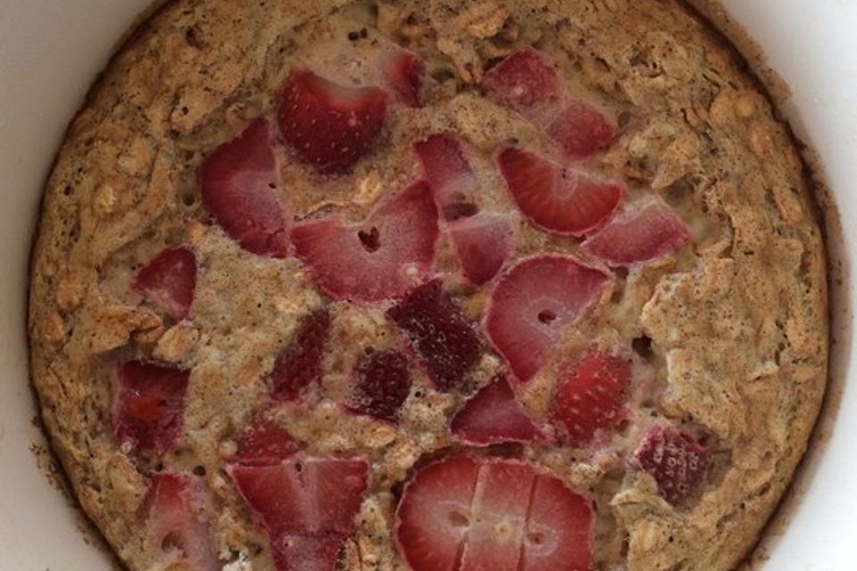 Baked Oatmeal mit Erdbeeren