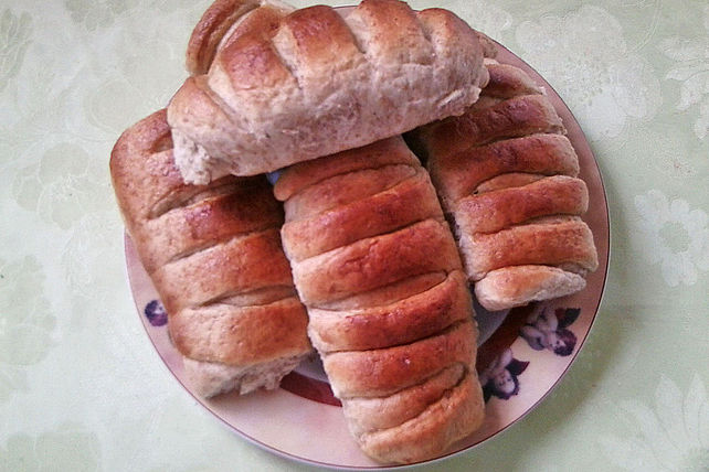 Hefebrötchen mit Puddingfüllung| Chefkoch
