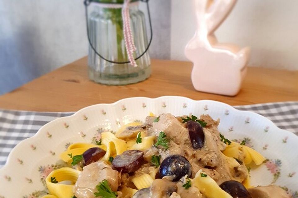 Pasta mit Weintrauben - Champignon - Sauce