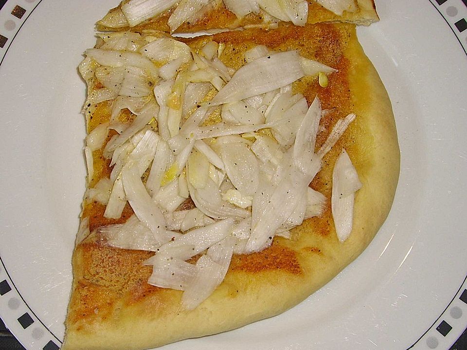 Spargelpizza mit feiner Sauce Hollandaise von yannin| Chefkoch