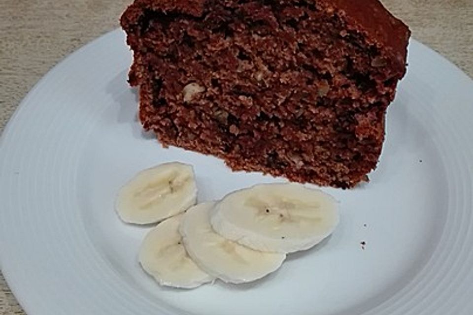 Veganes Bananenbrot mit Schokolade und Nüssen