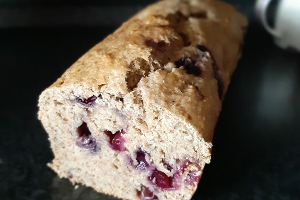 Veganes Bananenbrot mit Heidelbeeren