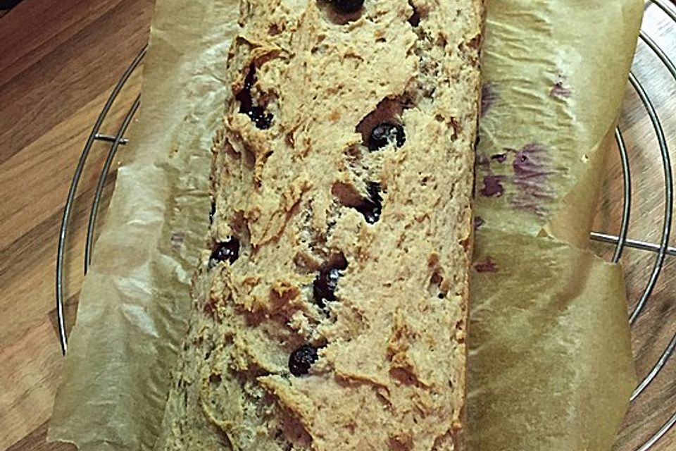 Veganes Bananenbrot mit Heidelbeeren