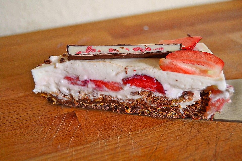 Leichte Erdbeertorte mit Joghurt und Frischkäse