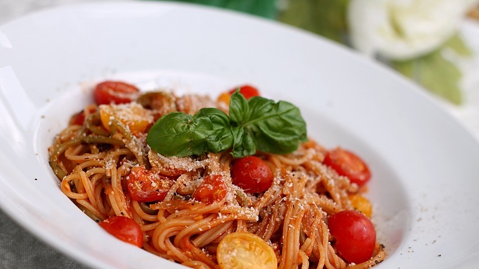 Wie man capellini pomodoro macht