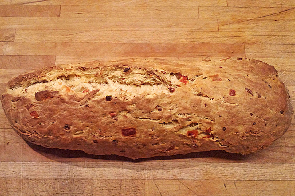 Tomaten-Zwiebelbrot oder -Brötchen