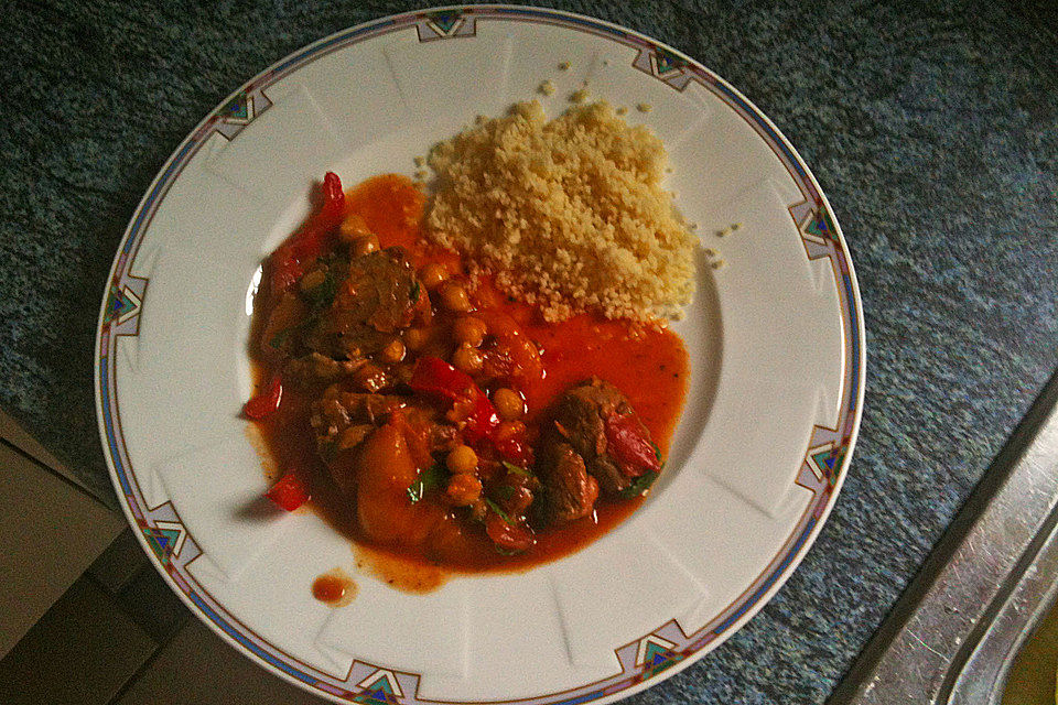 Lamm-Tajine mit Aprikosen und Rosinen