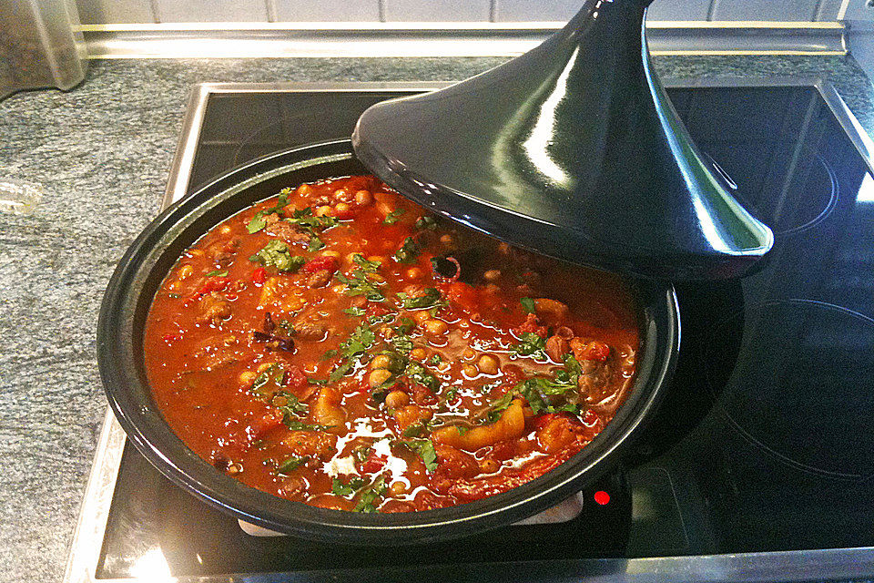 Lamm-Tajine mit Aprikosen und Rosinen