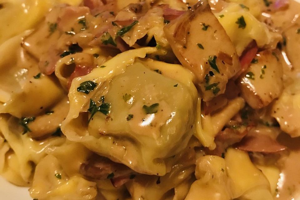 Pasta mit cremiger Steinpilz-Sahnesauce