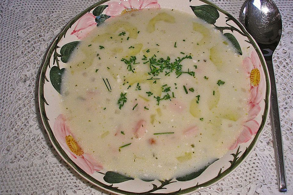 Kartoffelsuppe mit geräucherter Putenbrust