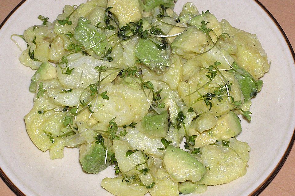 Kartoffel - Avocado Salat mit Kresse