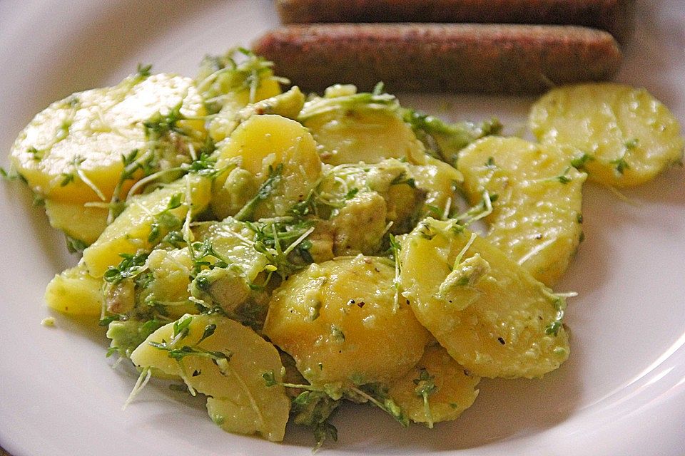 Kartoffel - Avocado Salat mit Kresse