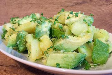 Kartoffel - Avocado Salat mit Kresse