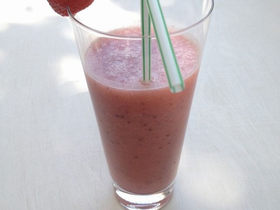 Veganer Bananen-Beeren-Shake von Bidschu| Chefkoch