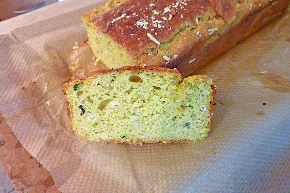 Brot mit Käse und Olivenöl