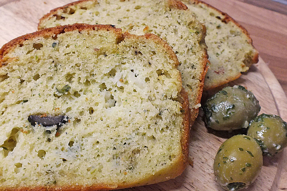 Brot mit Käse und Olivenöl