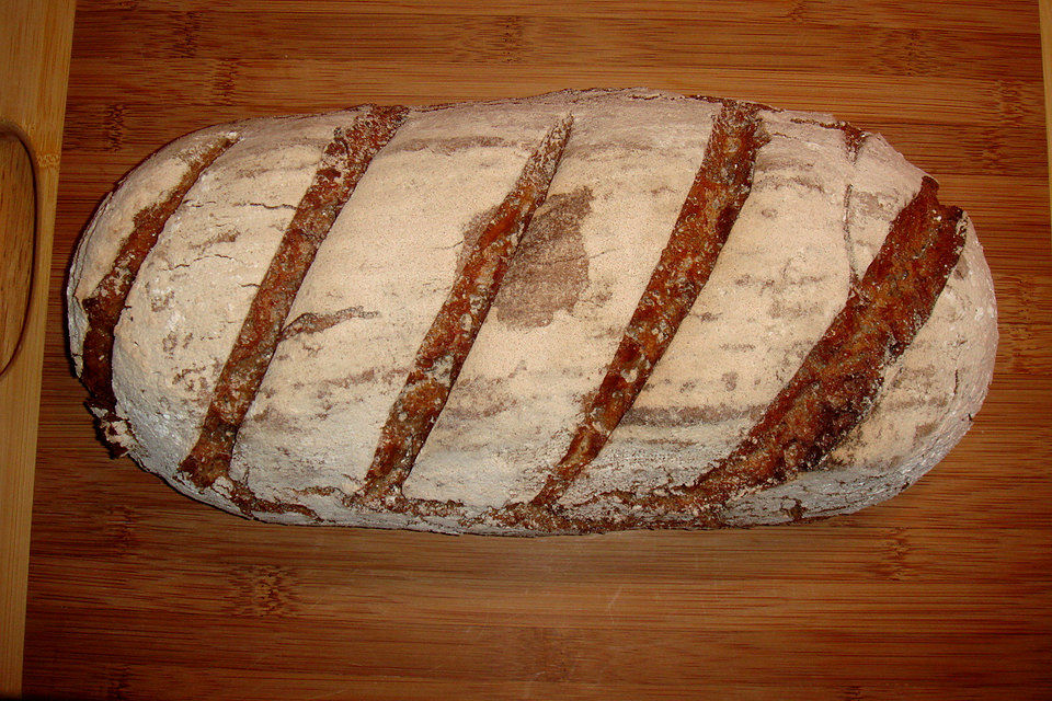 Reines Roggenbrot mit Sauerteig