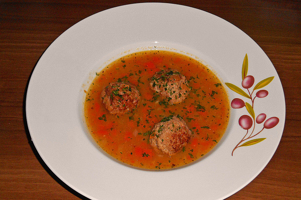 Karotten-Kartoffel Suppe mit Hackbällchen