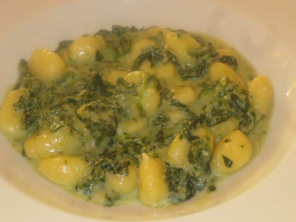 Gnocchi mit Gorgonzola-Spinat-Soße von missbaker | Chefkoch