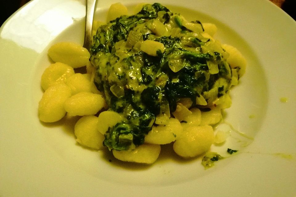 Gnocchi mit Gorgonzola-Spinat-Soße