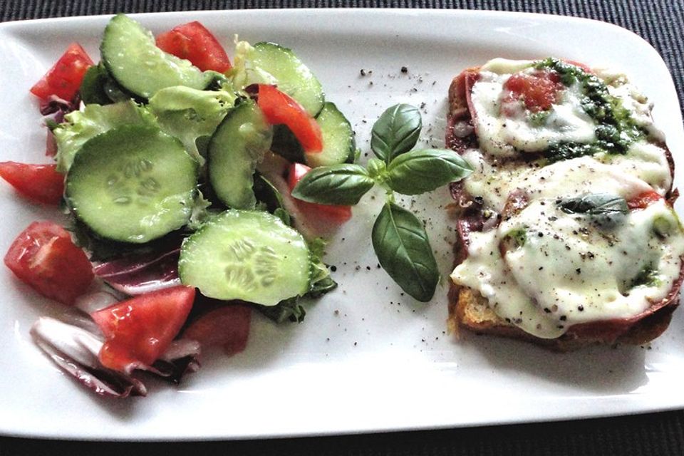 Smokeys Low-Carb Toast Mozzarella