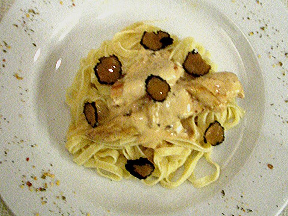 Kaninchenfilet mit Trüffelsoße auf Bandnudeln von Anitteb| Chefkoch Kaninchenfilet mit Trüffelsoße auf Bandnudeln von Anitteb| Chefkoch