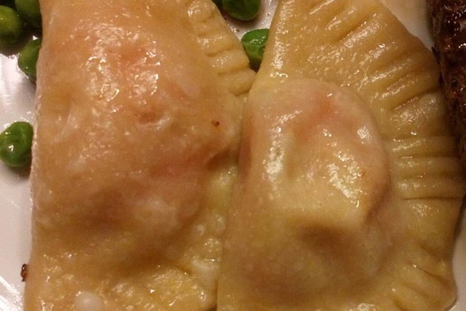 Rote Bete-Ravioli mit Walnussbutter