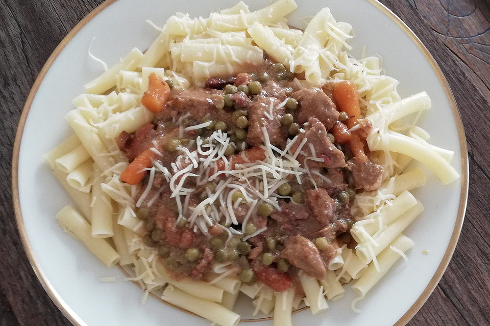 Schweinegulasch mit Möhren à la Gabi